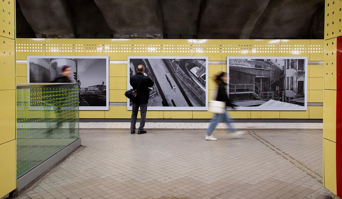 Tre av Martha Anders bilder på Fridhemplans tunnelbanestation.