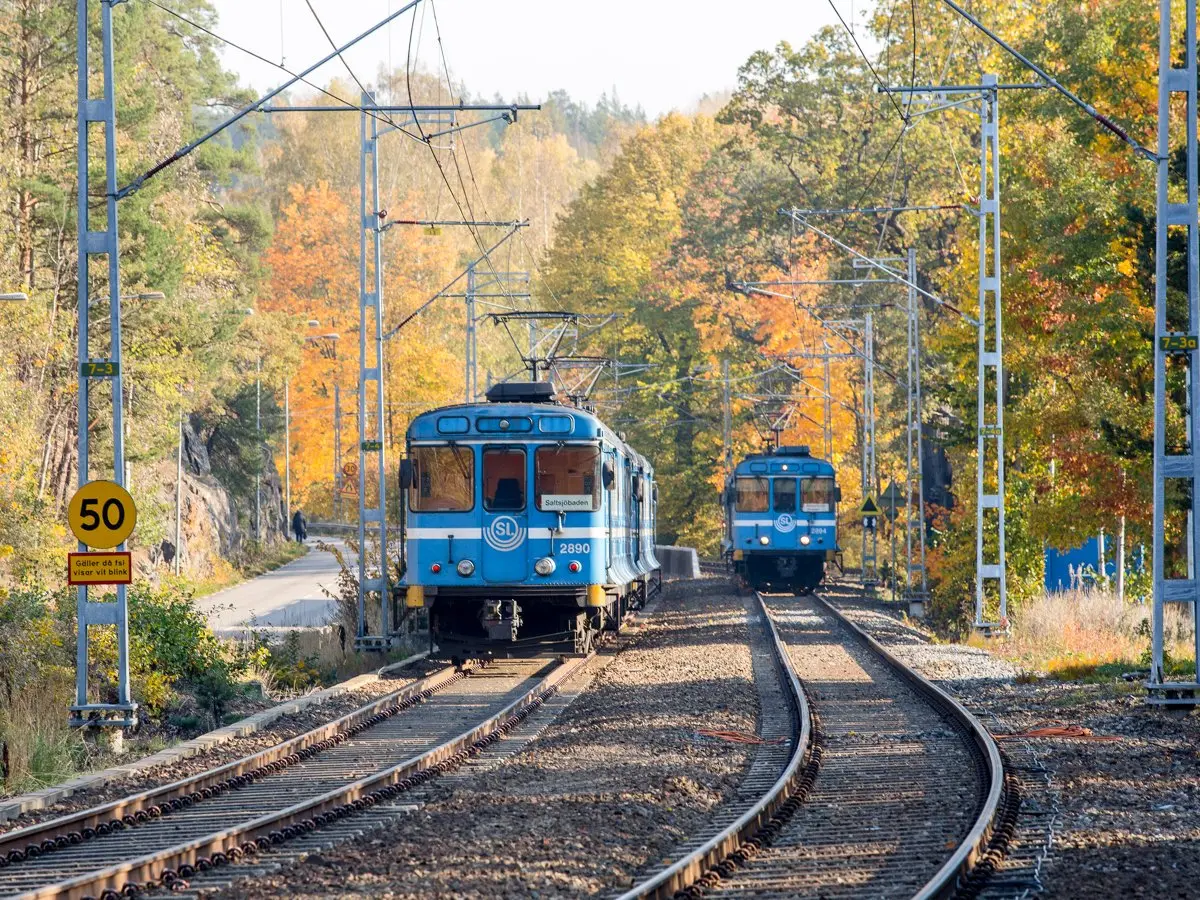 Tåg på Saltsjöbanan