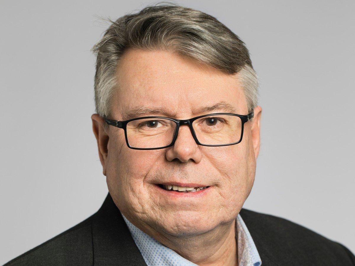 Porträttfoto på Mikael Ohrling, sjukvårdsdirektör Stockholms Läns sjukvårdsområde (SLSO)